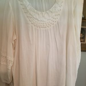 White qauze type embellished top xxl